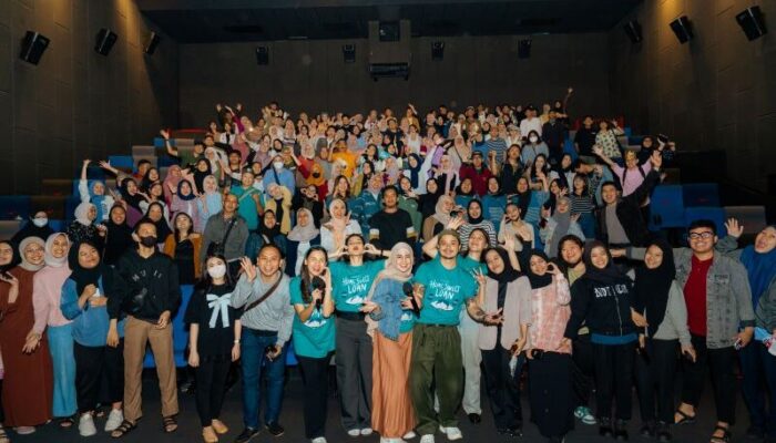 Tiket Terjual Habis, Air Mata dan Tawa Penuhi Momen Special Screening Home Sweet Loan di Bandung!