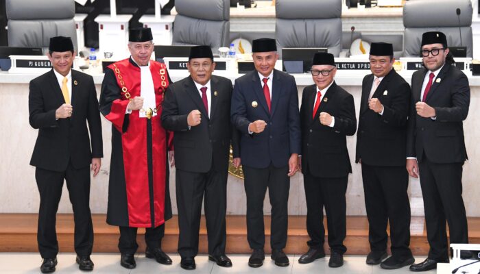 Hadiri Pelantikan Pimpinan DPRD Jabar Masa Jabatan 2024-2029, Bey: Fokus Kita Adalah Pembangunan Berkelanjutan