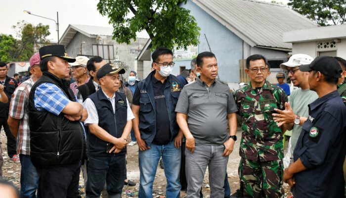 Sekda Herman Suryatman Tinjau Dua TPS di Kota Bandung