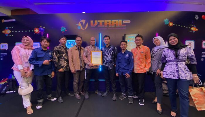 Dinas Komunikasi Informatika dan Statistik (Diskominfotik) KBB Raih Penghargaan Pada Festival Literasi Digital Jawa Barat
