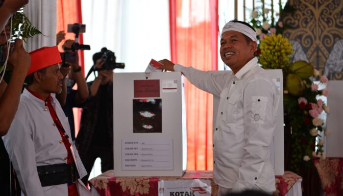 Nyoblos di Purwakarta, KDM Optimis Menang Telak di Pilgub Jabar