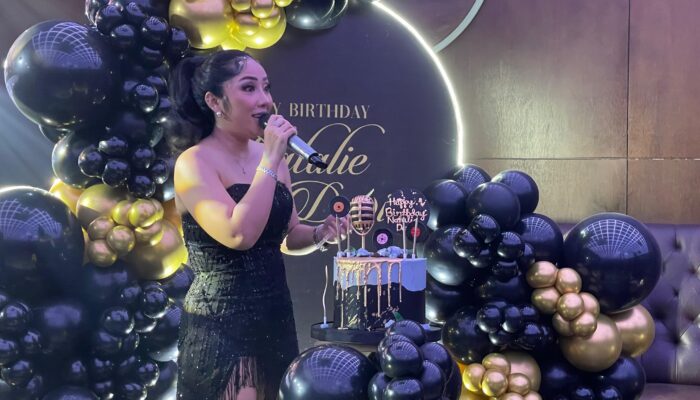 Nathalie Devi Luncurkan Single Pertama “Mak Tolongin Anakmu” di Cafe Baron, Sekaligus Rayakan Ulang Tahunnya