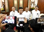 Bey Machmudin Umumkan Upah Sektoral 2025