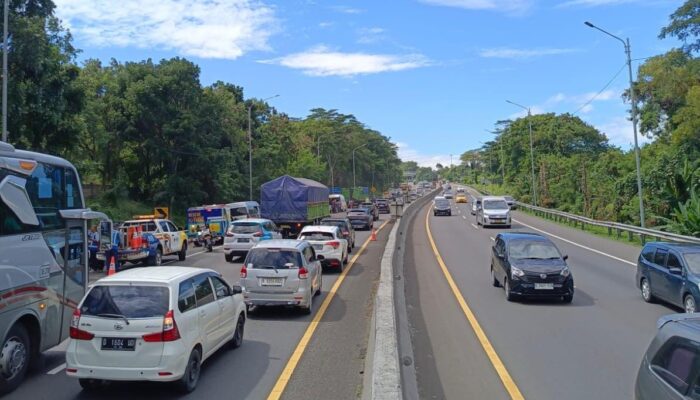 Kecelakaan Beruntun di Ruas Tol Cipularang, Jasa Marga Buka Satu Lajur dan Percepat Evakuasi