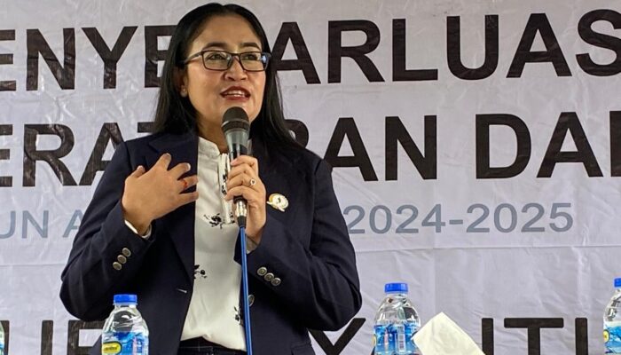 Tuti Turimayanti Mensosialisasikan Perda Pemberdayaan dan Perlindungan Perempuan di Desa Tanimulya