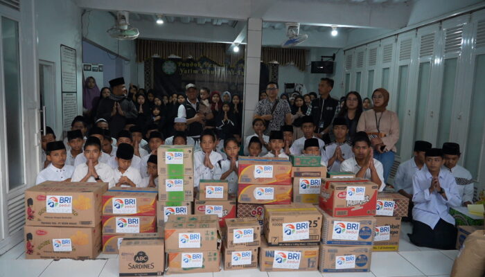 BRI RO Bandung Salurkan Bantuan dalam Program “Berbagi Bahagia Bersama BRI Group” untuk Masyarakat di Bulan Ramadhan 1446 H
