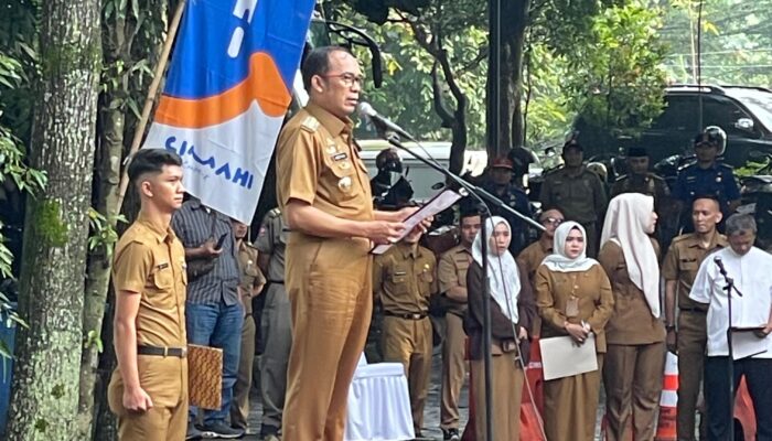 Wali Kota Cimahi Ngatiyana Pimpin Apel Besar Perdana Bersama ASN di Lapangan Pemerintahan Kota Cimahi