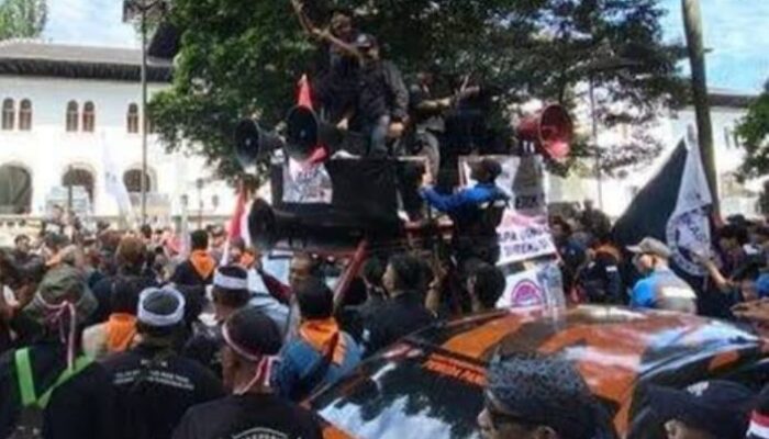 Ribuan Purnabakti PT Pos Indonesia Protes Pemotongan Hak, Direksi Diminta Bertindak