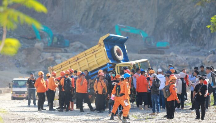 Pemerintah Provinsi Jawa Barat Beri Dukungan Logistik untuk Penanganan Bencana Longsor di Cirebon