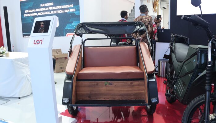 Len Industri Perkenalkan Becak Listrik di Indo Defence 2024, Solusi Ramah Lingkungan untuk Pengemudi Becak