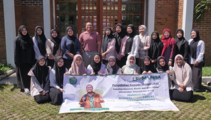Membangun Wirausaha Islami: Unisa Bandung Gelar Pelatihan Business Model Canvas untuk Santri