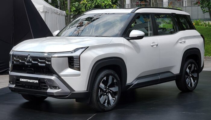 Kritik Pedas: Mitsubishi Destinator 2025, Antara Gaya dan Bahaya di Medan Sulit.