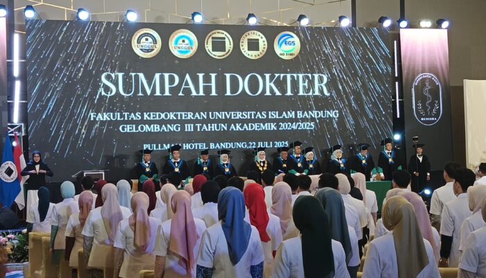 122 Dokter Baru Unisba Diambil Sumpahnya, Rektor: Profesi Dokter Adalah Jalan Pengabdian dan Amal Jariah