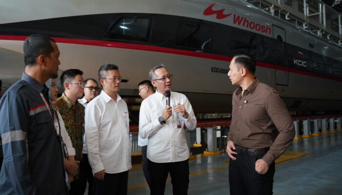 Menko Infrastruktur dan Pembangunan Kewilayahan AHY Tinjau Proses Perawatan dan Progres Handover SDM Whoosh Di Dipo Tegalluar