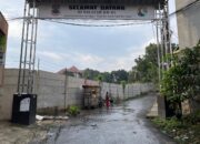 Air Selokan Meluap ke Jalan At-Taqwa, Warga RT 04 RW 05 Keluhkan Bau dan Bahaya Terpeleset