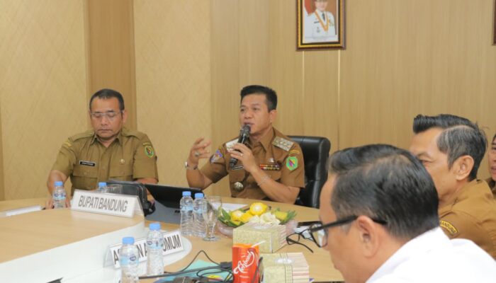 Alokasikan Anggaran Khusus, Bupati Bandung Akan Rekrut 31 Pendamping Koperasi Merah Putih