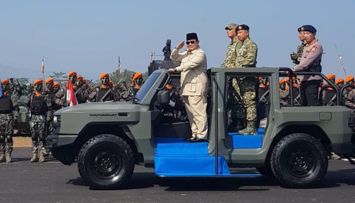 Gelar Pasukan di Batujajar: Prabowo Tegaskan Tentara Kuat Adalah Kunci Kemerdekaan