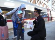 11 Juta Orang Telah Gunakan Whoosh, Di Hari Pelanggan Nasional KCIC Bagikan Ribuan Merchandise Eksklusif