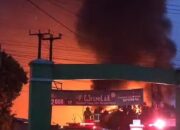 Pabrik PT Dame di Karawang Terbakar Hebat, Api Masih Membara Hingga Pagi