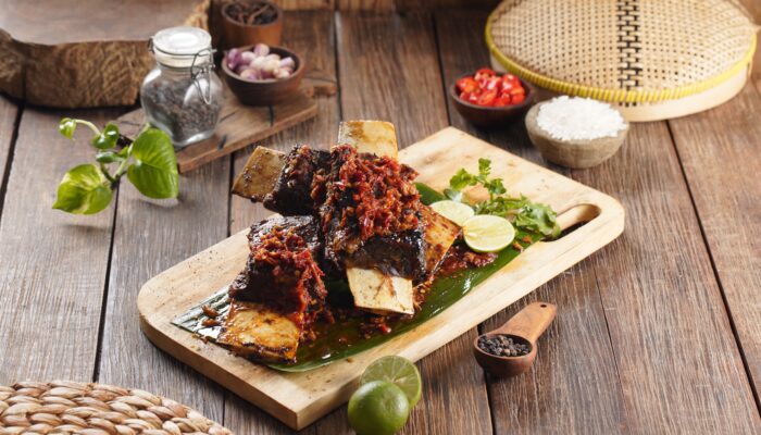 Ramela Resto Hadirkan Kelezatan dan Kehangatan Lewat Iga Penyet Jawa Timur