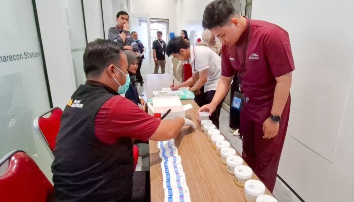 Ratusan Petugas Whoosh Jalani Tes Urine Acak, KCIC Pastikan Petugas Sehat Dan Bebas Narkoba