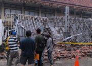 Atap Gazebo FKIP Unsil Tasikmalaya Ambruk, 20 Mahasiswa Jadi Korban Saat Latihan Teater
