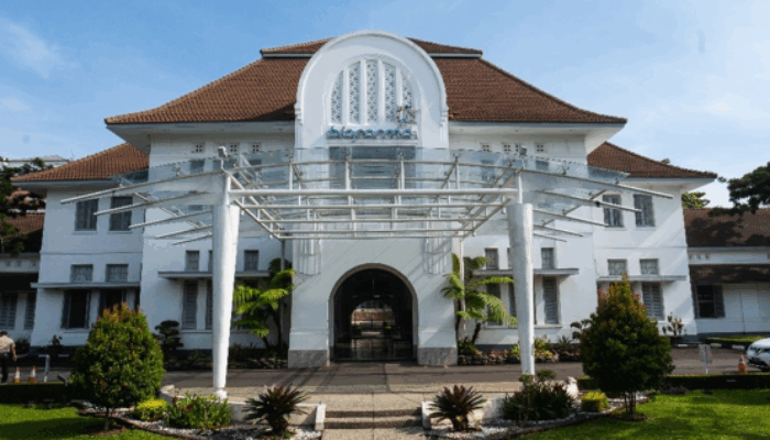 Bio Farma Tegaskan Posisi sebagai BUMN Penopang Kesehatan Nasional, Terima Sertifikat Halal untuk Vaksin HPV NusaGard