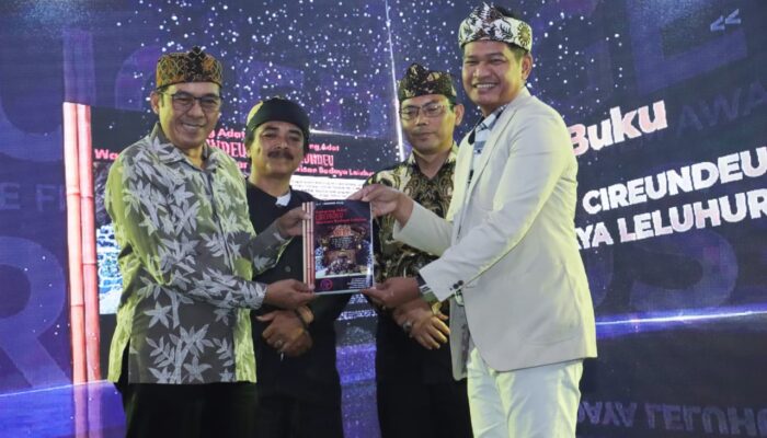 Cimahi Kukuhkan Komitmen Pelestarian Seni Lewat Malam Anugerah Kebudayaan 2025