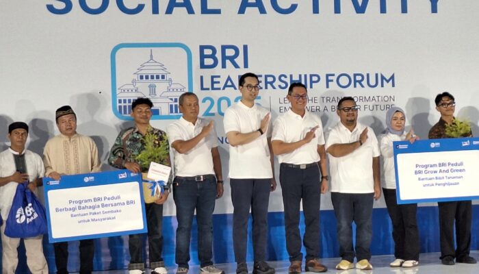 BRI Tanam 3.000 Pohon dan Bagikan 5.000 Paket Sembako di Bandung