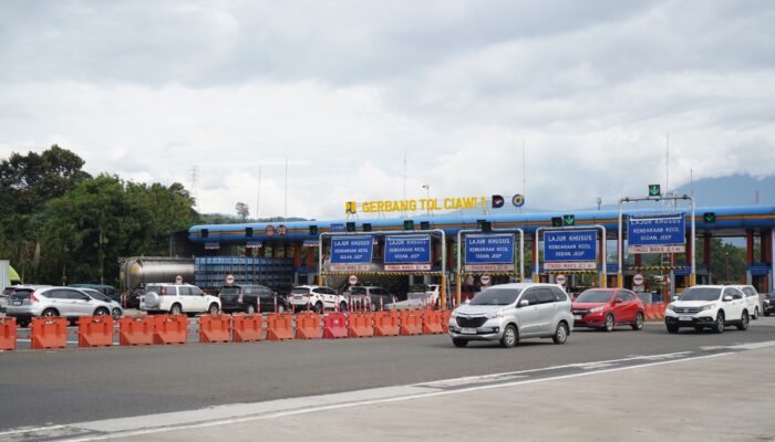H+1 Natal Tahun 2025, Pantauan Peningkatan Volume Lalu Lintas Transaksi Gerbang Tol di Ruas Tol Jabodetabek dan Jawa Barat