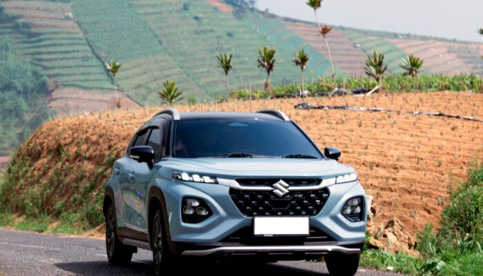 SUV Suzuki Kian Diminati: XL7 dan Fronx Pimpin Tren Kendaraan Aman di Musim Hujan