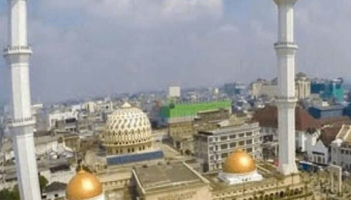 Masjid Raya Bandung Resmi Dikelola Nazir, Pemprov Jabar Tarik Dana Rutin