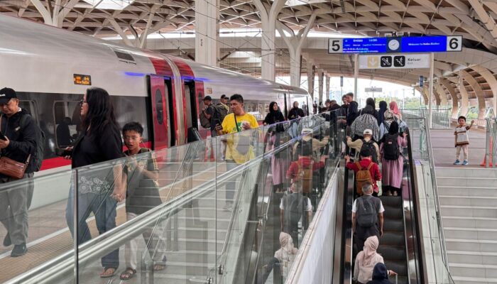 Libur Isra Miraj, Tiket Whoosh dari Halim hingga Siang Habis, Ribuan Tiket Promo Terjual