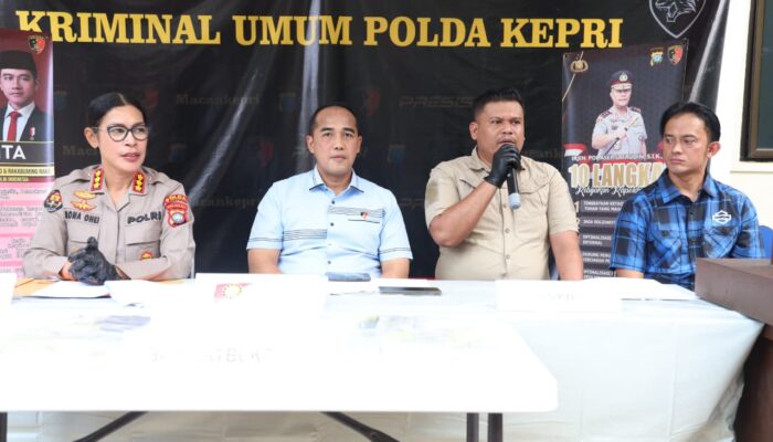 Polda Kepri Ungkap Tindak Pidana Pencurian Dengan Pemberatan Dan Pertolongan Jahat atau Penadah Di Kota Batam