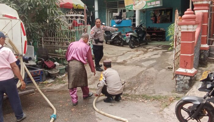 Hari ke-8 Distribusi Air Bersih ABH, Polsek Batu Ampar Pastikan Penyaluran Aman dan Tertib