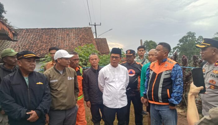 Longsor Pangalengan Telan Korban Jiwa 2 Balita, Bupati Bandung Gercep ke Rumah Duka dan Evakuasi Warga Terdampak