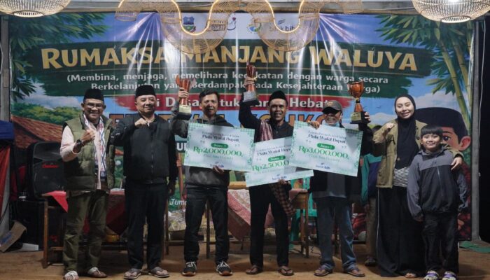 Pejabat dan Masyarakat Desa Mekarsari Berbaur di Ajang Rumaksa Manjang Waluya