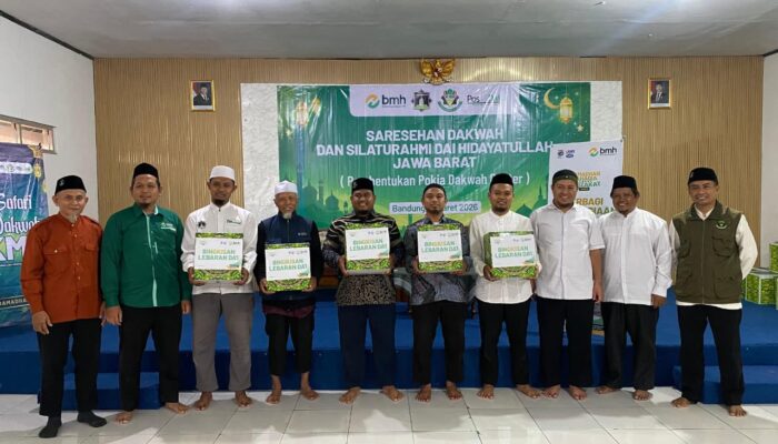 BMH Jabar Apresiasi Puluhan Dai dan Guru Ngaji dengan Bingkisan Ramadan