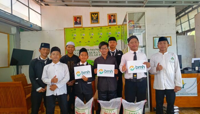 Sedekah Beras BMH Kuatkan Harapan Baru Untuk Santri di Jawa Barat