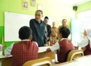 Ngatiyana dan Adhitia Yudisthira Tinjau Pelaksanaan TKA SD di Cimahi