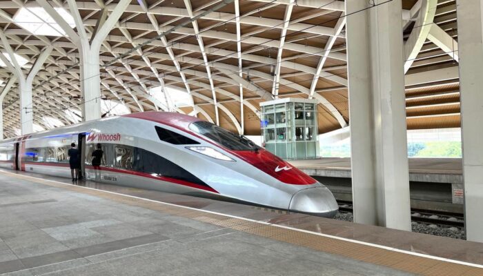 Diskon Tiket Whoosh Hingga 50%. Dapatkan Promonya Secara Online dan Offline