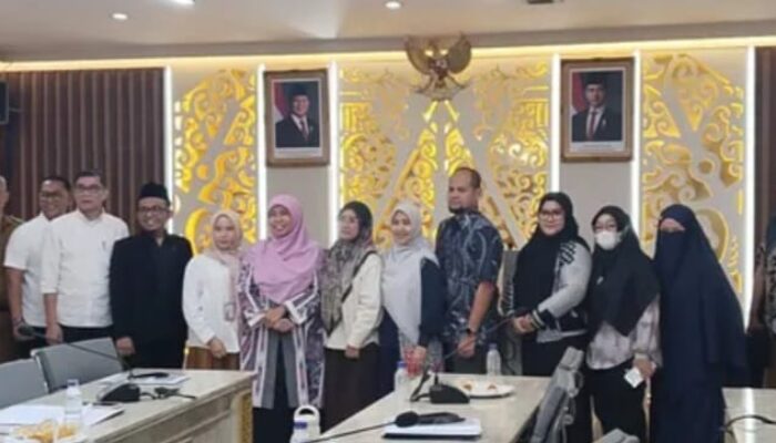 Orang Tua Siswa SMK IDN Minta DPRD Jabar Fasilitasi Penyelesaian Polemik Pencabutan Izin Operasional