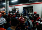 Kecelakaan Kereta di Bekasi Timur, Penumpang Panik Berhamburan