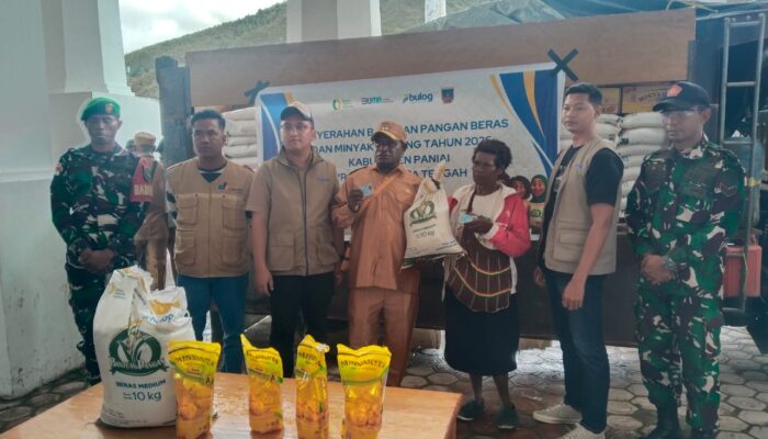 Pembagian Bansos Sembako di Distrik Kebo Tepat Sasaran