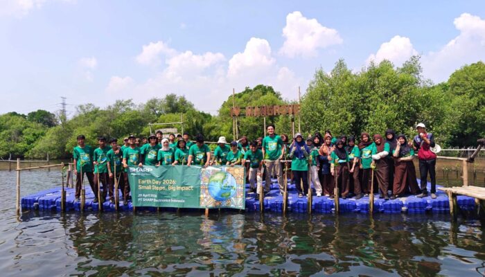 Hari Bumi 2026: Sharp Indonesia Tanam Mangrove, Edukasi Keanekaragaman Hayati, dan Kurangi Sampah