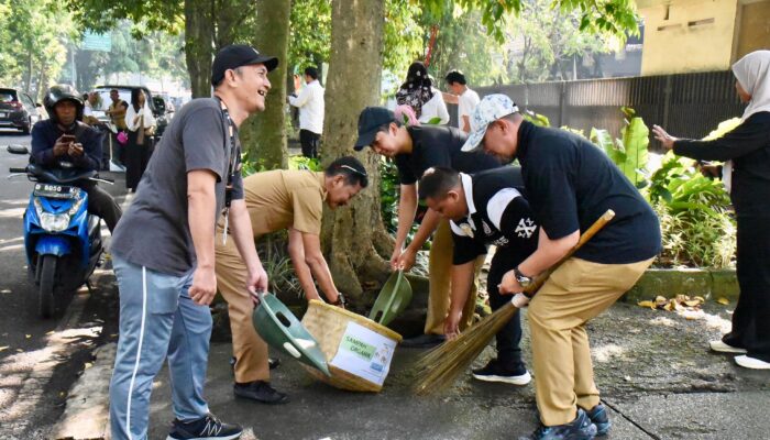 Dukung Gerakan Indonesia ASRI, Setwan Jabar Lakukan Gerakan Bersih-Bersih