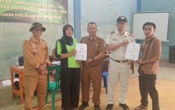 Sinergi Disdukcapil Garut dan TNI, Hadirkan Layanan Adminduk Langsung di Lokasi TMMD