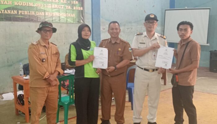 Sinergi Disdukcapil Garut dan TNI, Hadirkan Layanan Adminduk Langsung di Lokasi TMMD