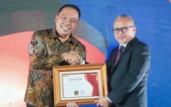 Dirut Jasa Marga Raih Penghargaan “The Strategic Leader of National Impact” dari Fakultas Hukum Unissula