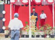 Siswa Disabilitas Pimpin Upacara Hardiknas di SLB Nabire